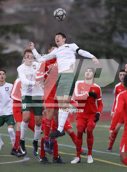 Thumbnail 1 in De La Salle vs. Berkeley (CIF NCS D1 Final) photogallery.