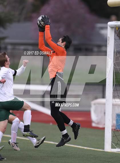 Thumbnail 1 in De La Salle vs. Berkeley (CIF NCS D1 Final) photogallery.