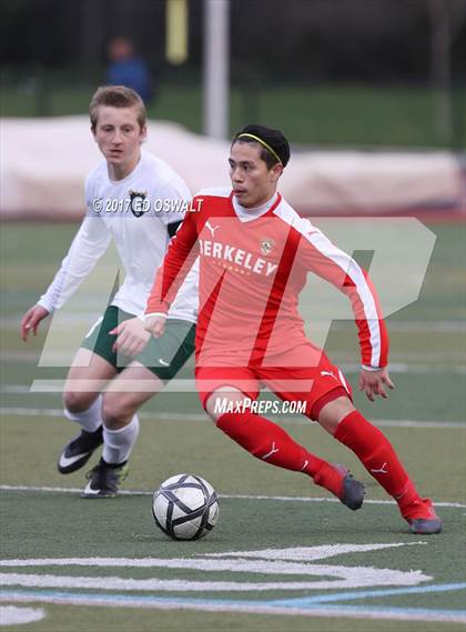 Thumbnail 2 in De La Salle vs. Berkeley (CIF NCS D1 Final) photogallery.