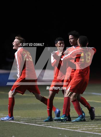 Thumbnail 3 in De La Salle vs. Berkeley (CIF NCS D1 Final) photogallery.