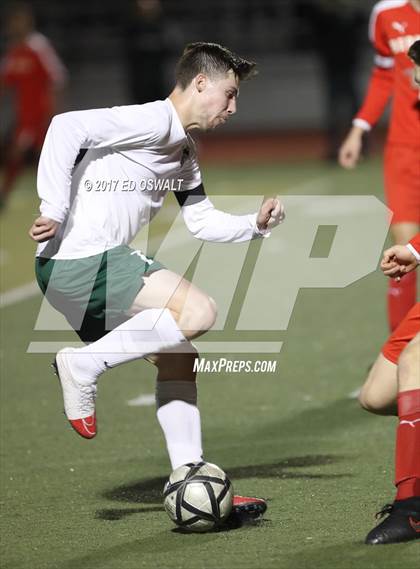 Thumbnail 1 in De La Salle vs. Berkeley (CIF NCS D1 Final) photogallery.