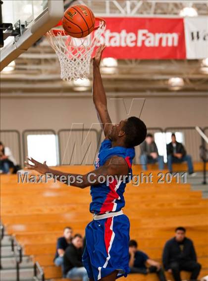 Thumbnail 1 in Klein Collins vs Duncanville (McDonald's Texas Invitational) photogallery.