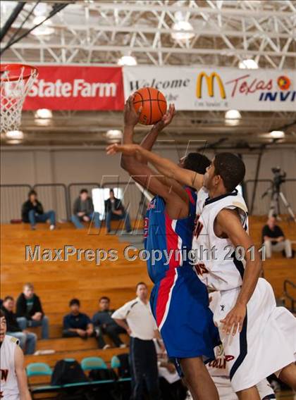 Thumbnail 1 in Klein Collins vs Duncanville (McDonald's Texas Invitational) photogallery.