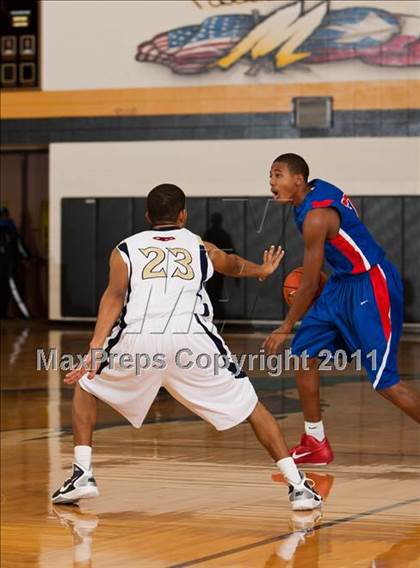 Thumbnail 2 in Klein Collins vs Duncanville (McDonald's Texas Invitational) photogallery.