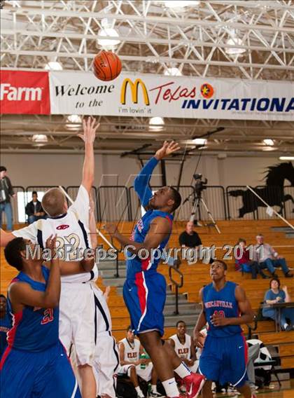 Thumbnail 1 in Klein Collins vs Duncanville (McDonald's Texas Invitational) photogallery.