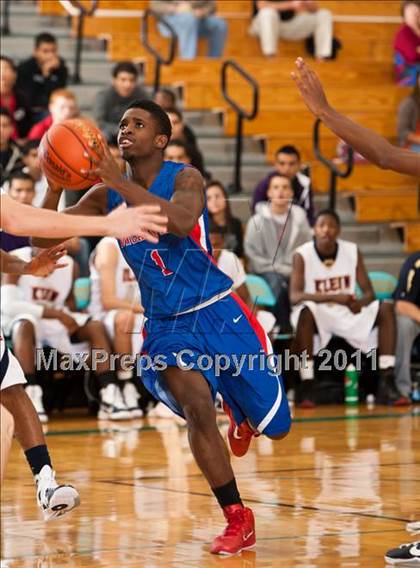 Thumbnail 1 in Klein Collins vs Duncanville (McDonald's Texas Invitational) photogallery.