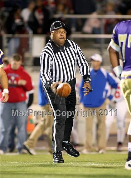 Thumbnail 2 in Henderson @ Alvarado (3A Division 1 Semifinals) photogallery.