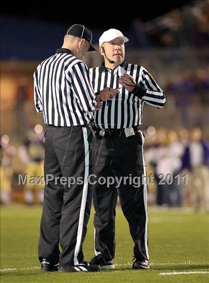 Thumbnail 3 in Henderson @ Alvarado (3A Division 1 Semifinals) photogallery.