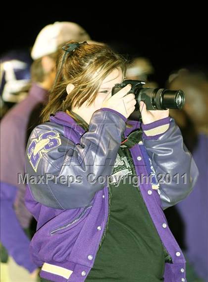 Thumbnail 2 in Henderson @ Alvarado (3A Division 1 Semifinals) photogallery.