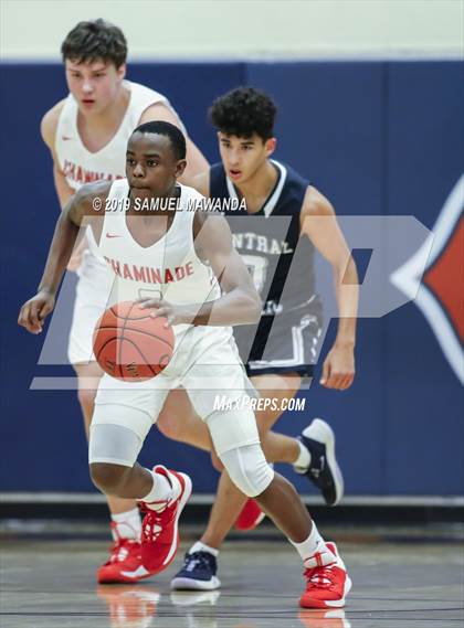 Thumbnail 3 in Chaminade vs. Central Catholic (Marianist Classic) photogallery.