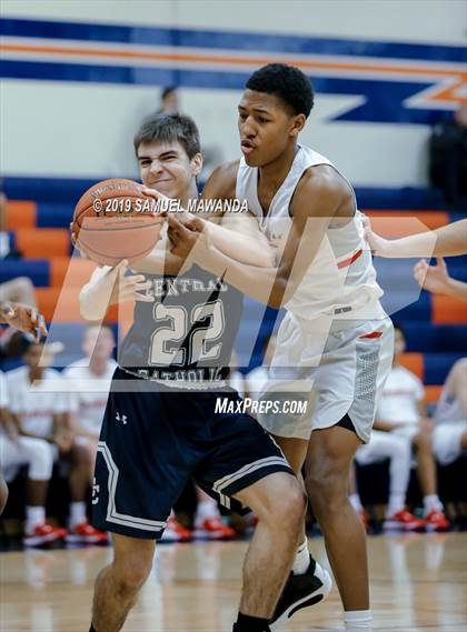 Thumbnail 1 in Chaminade vs. Central Catholic (Marianist Classic) photogallery.