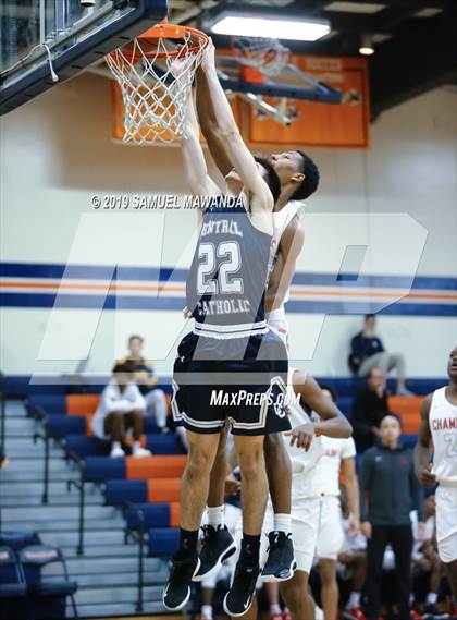 Thumbnail 2 in Chaminade vs. Central Catholic (Marianist Classic) photogallery.