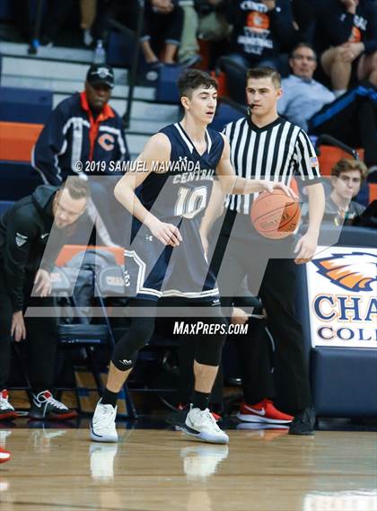 Thumbnail 3 in Chaminade vs. Central Catholic (Marianist Classic) photogallery.