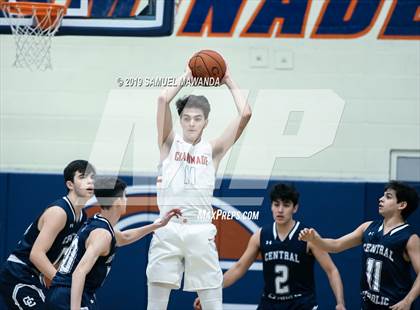Thumbnail 3 in Chaminade vs. Central Catholic (Marianist Classic) photogallery.