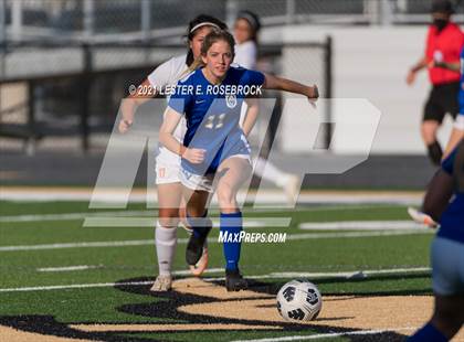 Thumbnail 1 in Gonzales vs La Vernia (UIL 4A Bi-District Playoffs) photogallery.