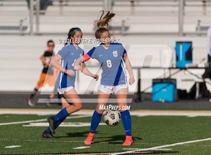 Thumbnail 1 in Gonzales vs La Vernia (UIL 4A Bi-District Playoffs) photogallery.