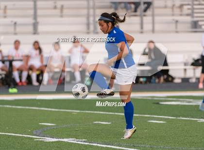 Thumbnail 2 in Gonzales vs La Vernia (UIL 4A Bi-District Playoffs) photogallery.