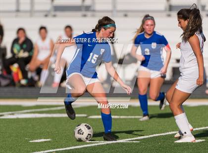 Thumbnail 3 in Gonzales vs La Vernia (UIL 4A Bi-District Playoffs) photogallery.
