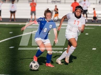 Thumbnail 1 in Gonzales vs La Vernia (UIL 4A Bi-District Playoffs) photogallery.