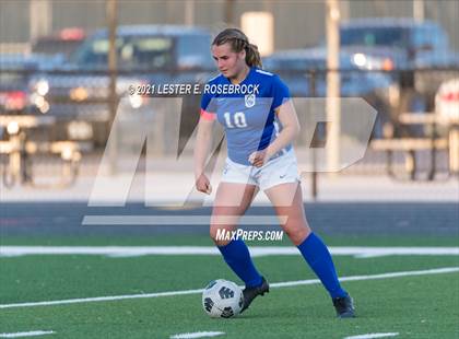 Thumbnail 2 in Gonzales vs La Vernia (UIL 4A Bi-District Playoffs) photogallery.