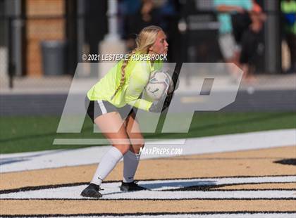 Thumbnail 3 in Gonzales vs La Vernia (UIL 4A Bi-District Playoffs) photogallery.