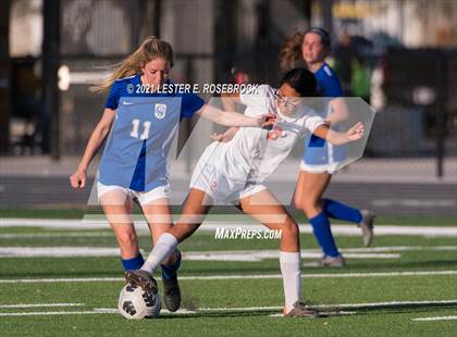 Thumbnail 1 in Gonzales vs La Vernia (UIL 4A Bi-District Playoffs) photogallery.