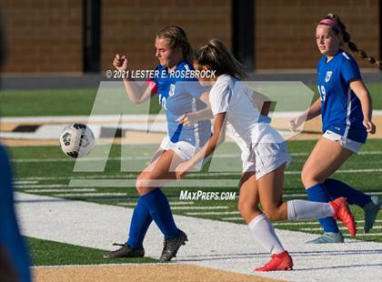 Thumbnail 3 in Gonzales vs La Vernia (UIL 4A Bi-District Playoffs) photogallery.