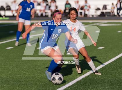 Thumbnail 2 in Gonzales vs La Vernia (UIL 4A Bi-District Playoffs) photogallery.