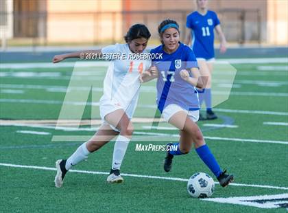 Thumbnail 1 in Gonzales vs La Vernia (UIL 4A Bi-District Playoffs) photogallery.