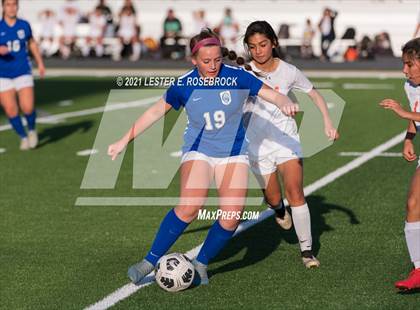 Thumbnail 3 in Gonzales vs La Vernia (UIL 4A Bi-District Playoffs) photogallery.