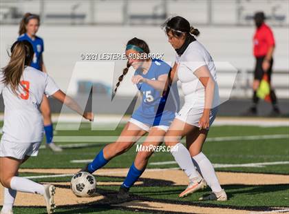 Thumbnail 2 in Gonzales vs La Vernia (UIL 4A Bi-District Playoffs) photogallery.