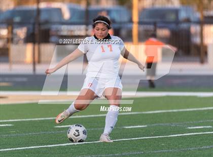 Thumbnail 1 in Gonzales vs La Vernia (UIL 4A Bi-District Playoffs) photogallery.