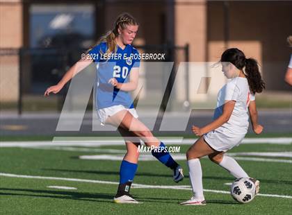 Thumbnail 2 in Gonzales vs La Vernia (UIL 4A Bi-District Playoffs) photogallery.