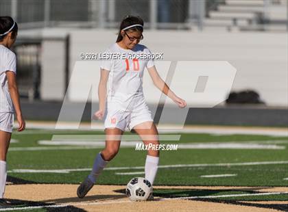 Thumbnail 1 in Gonzales vs La Vernia (UIL 4A Bi-District Playoffs) photogallery.