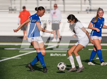 Thumbnail 2 in Gonzales vs La Vernia (UIL 4A Bi-District Playoffs) photogallery.