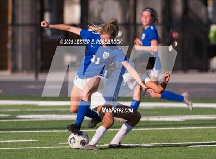 Thumbnail 3 in Gonzales vs La Vernia (UIL 4A Bi-District Playoffs) photogallery.