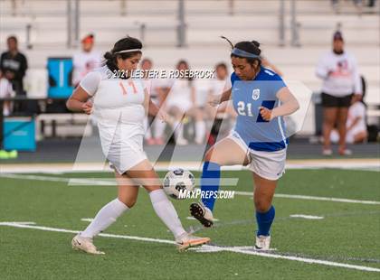 Thumbnail 3 in Gonzales vs La Vernia (UIL 4A Bi-District Playoffs) photogallery.