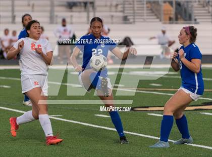 Thumbnail 1 in Gonzales vs La Vernia (UIL 4A Bi-District Playoffs) photogallery.
