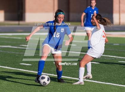 Thumbnail 2 in Gonzales vs La Vernia (UIL 4A Bi-District Playoffs) photogallery.