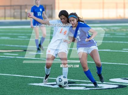 Thumbnail 2 in Gonzales vs La Vernia (UIL 4A Bi-District Playoffs) photogallery.