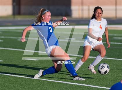 Thumbnail 1 in Gonzales vs La Vernia (UIL 4A Bi-District Playoffs) photogallery.