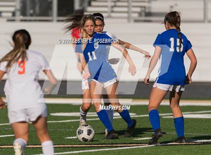 Thumbnail 1 in Gonzales vs La Vernia (UIL 4A Bi-District Playoffs) photogallery.