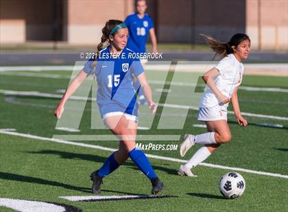 Thumbnail 1 in Gonzales vs La Vernia (UIL 4A Bi-District Playoffs) photogallery.