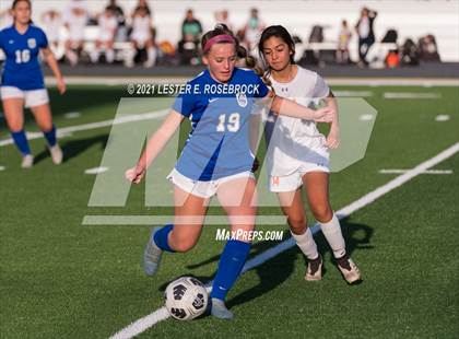 Thumbnail 2 in Gonzales vs La Vernia (UIL 4A Bi-District Playoffs) photogallery.