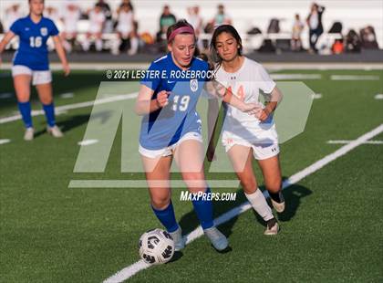 Thumbnail 1 in Gonzales vs La Vernia (UIL 4A Bi-District Playoffs) photogallery.
