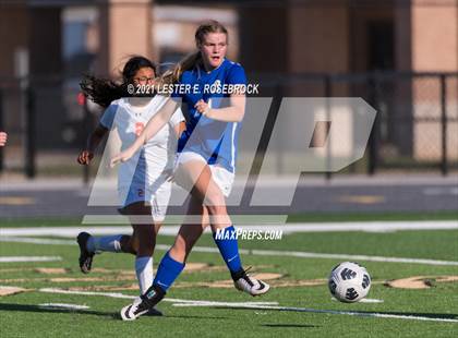 Thumbnail 2 in Gonzales vs La Vernia (UIL 4A Bi-District Playoffs) photogallery.