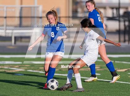 Thumbnail 2 in Gonzales vs La Vernia (UIL 4A Bi-District Playoffs) photogallery.