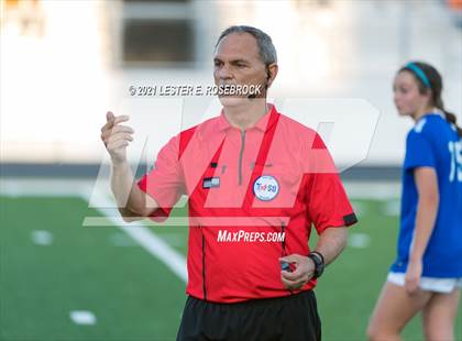 Thumbnail 3 in Gonzales vs La Vernia (UIL 4A Bi-District Playoffs) photogallery.