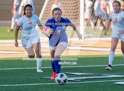 Thumbnail 3 in Gonzales vs La Vernia (UIL 4A Bi-District Playoffs) photogallery.