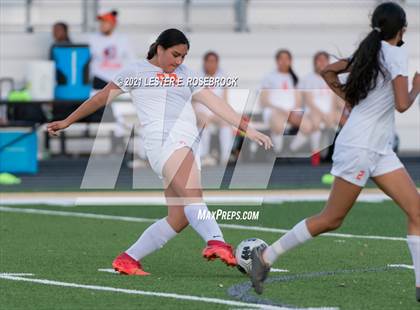 Thumbnail 3 in Gonzales vs La Vernia (UIL 4A Bi-District Playoffs) photogallery.